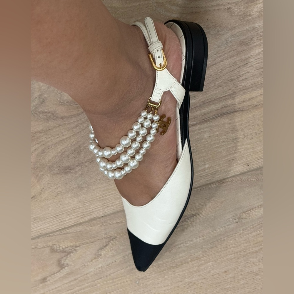 SOLD!! Chanel black and white flat shoes